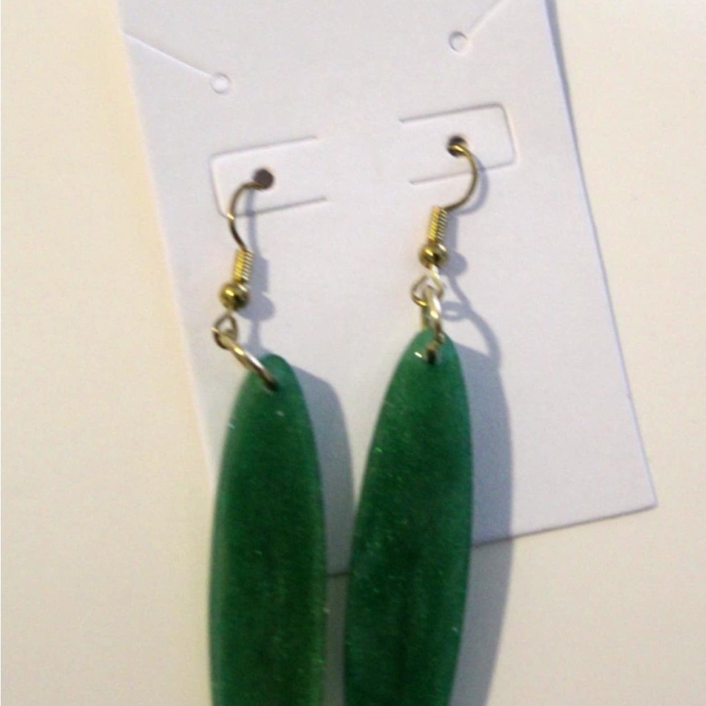 Elegant Green Dangle Earrings